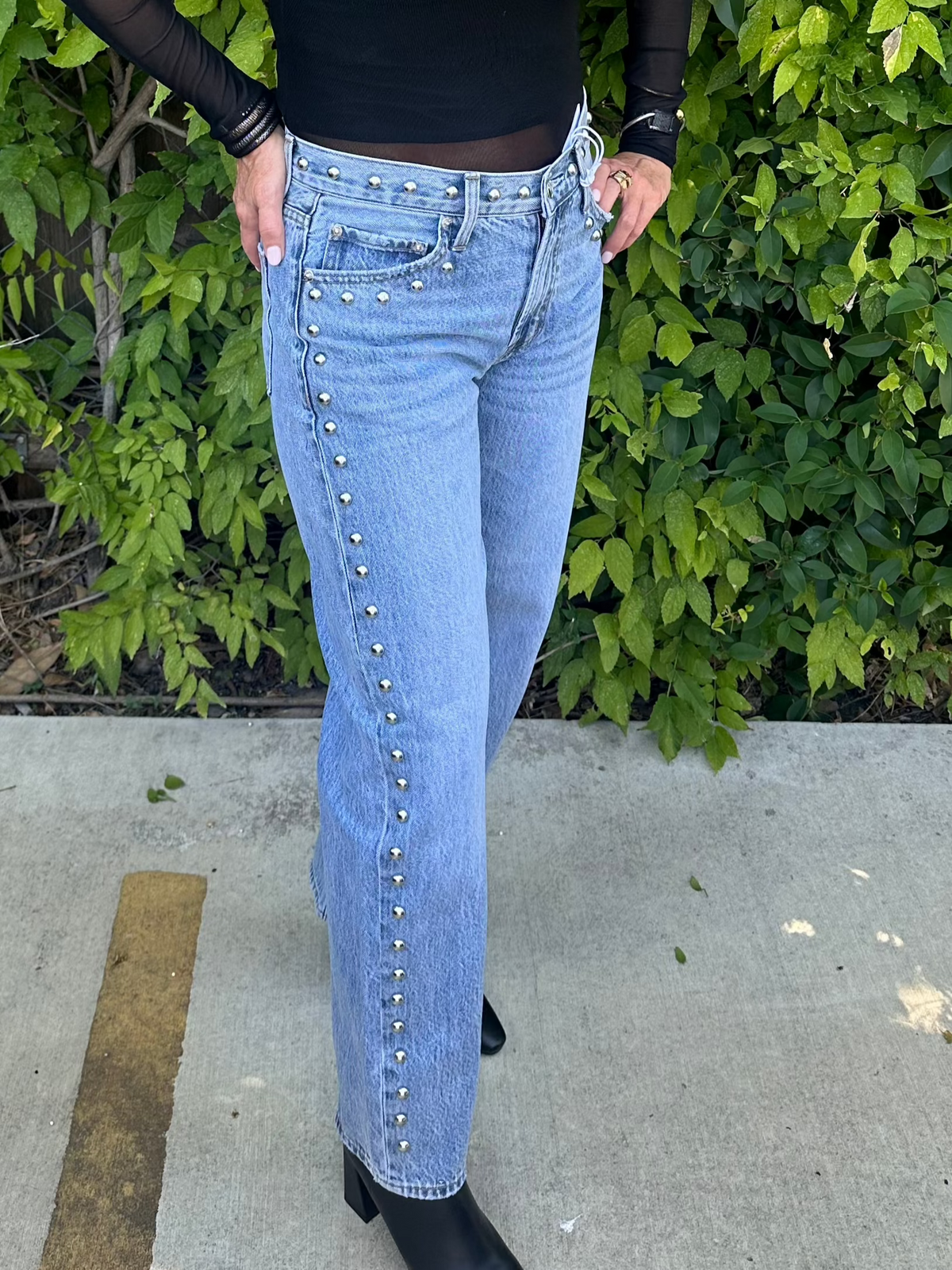 Lexi Mid Rise Bowed Straight Jean